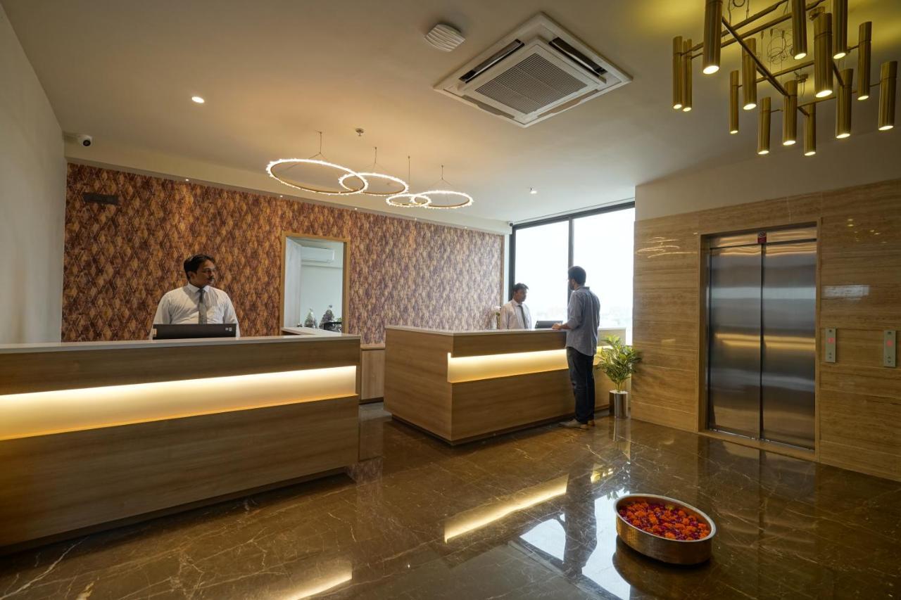 The Galleria Hotel Райкот Екстериор снимка
