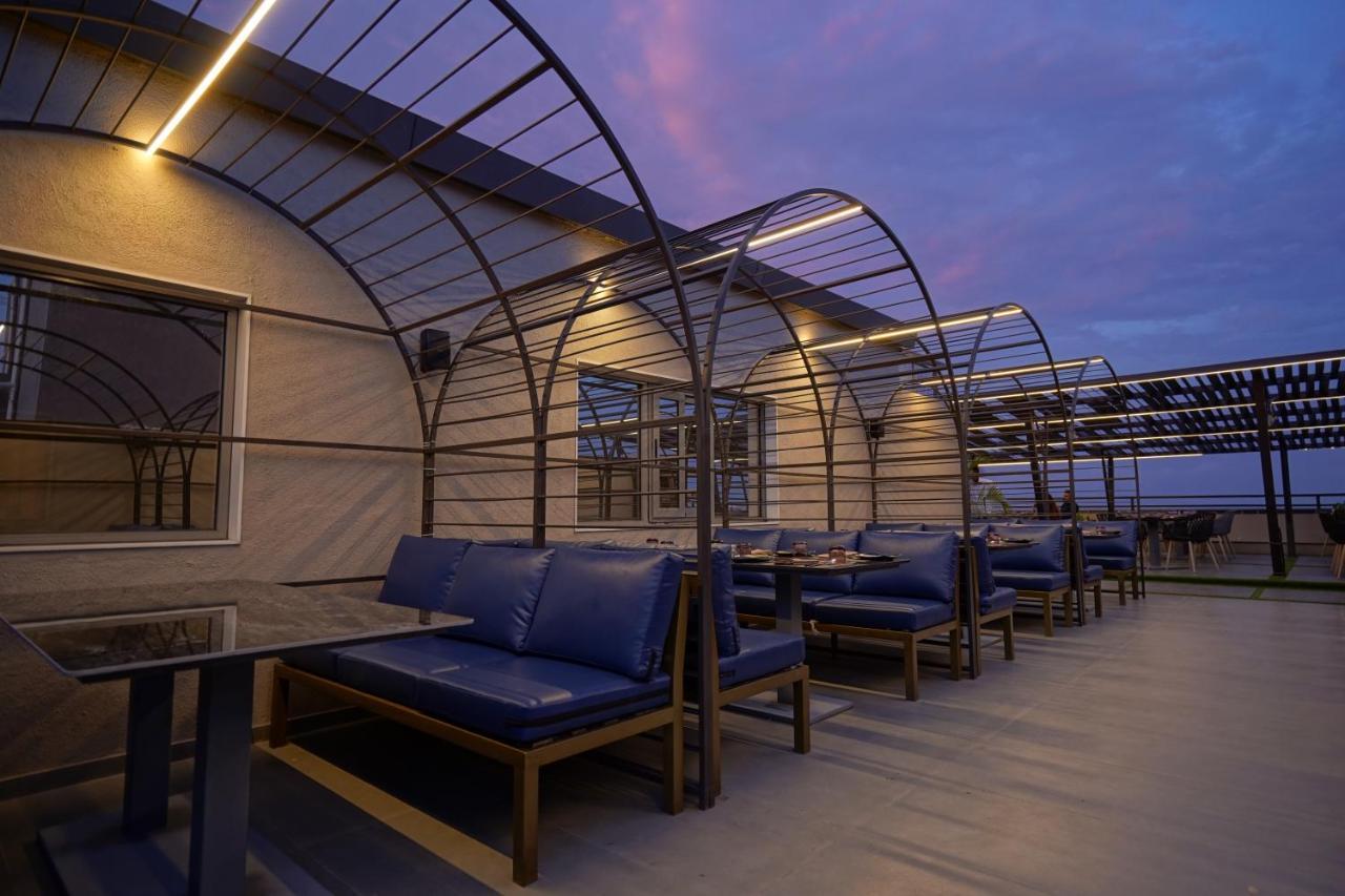 The Galleria Hotel Райкот Екстериор снимка