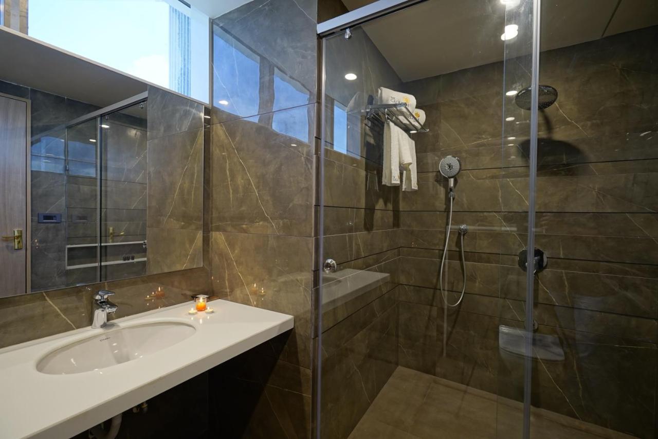The Galleria Hotel Райкот Екстериор снимка